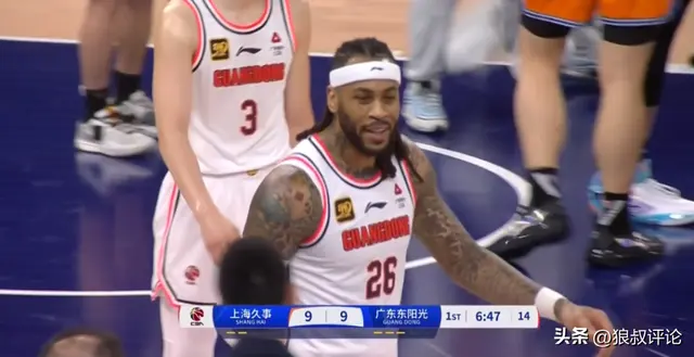 包含传闻内幕曝光，球员转会风波引发球迷热议的词条